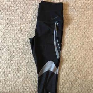 Women’s Nike Zonal Strength tights